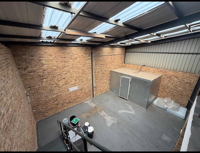 155M² WAREHOUSE TO LET IN CHLOORKOP